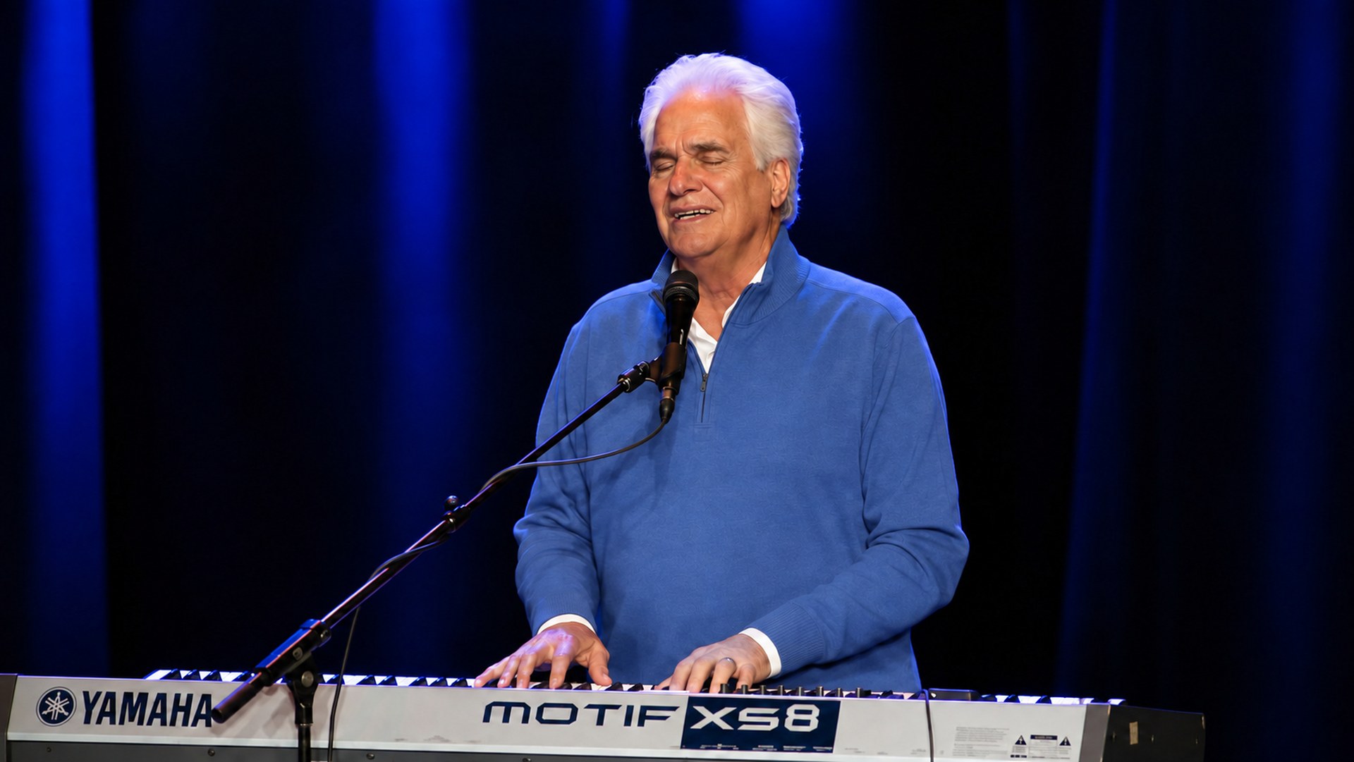 Terry MacAlmon leidt een worshipmoment
